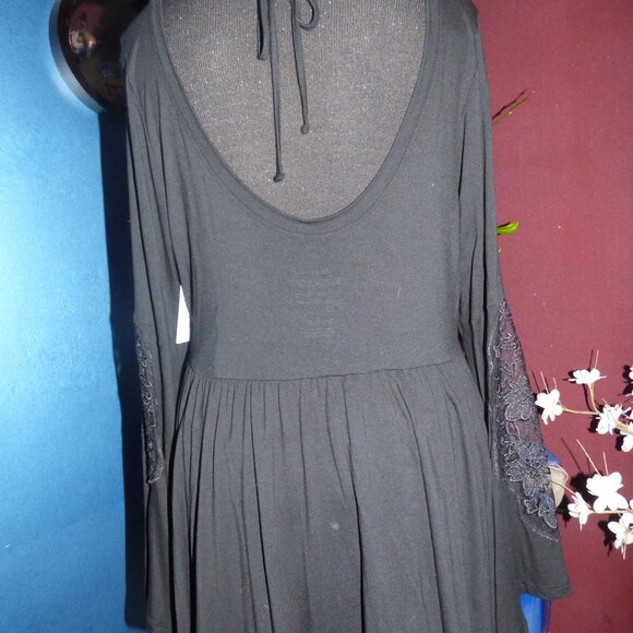 TORRID GOTH WICCA VAMP SUPER SOFT BLACK LACE BELL SLEEVE BABYDOLL TEE 2 2X 18 20 - Picture 4 of 15